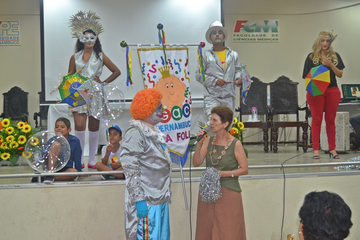 Pacientes curados de câncer celebram conquista em Pernambuco