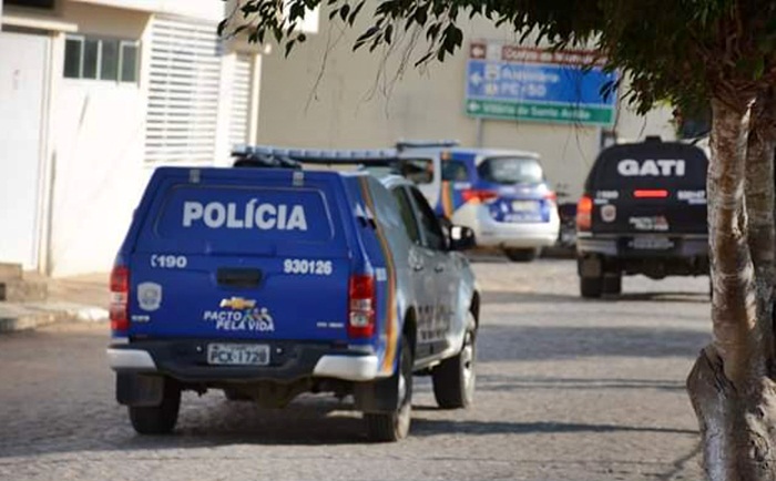 Operação policial em Glória do Goitá busca envolvidos em homicídios e tráfico de drogas