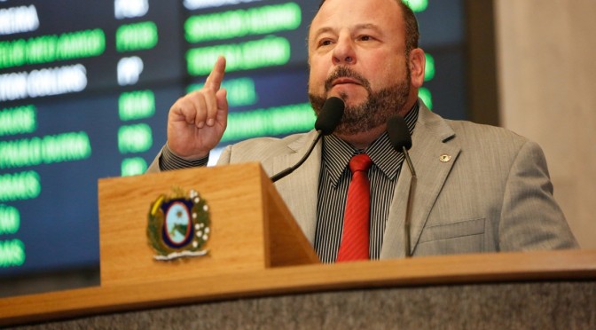 Deputado Clovis Paiva condena apreensão de motos no Interior pernambucano