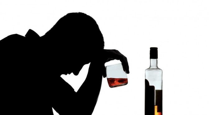 Consumo de álcool causa mais de 16 mil mortes por ano no Brasil