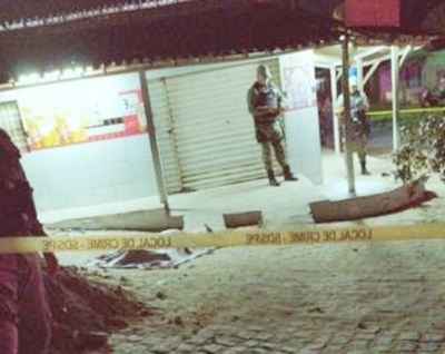 Um homem assassinado e dois baleados em Gravatá