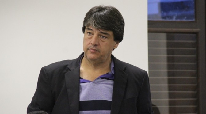 Irmão do prefeito suspende sessões na Câmara de Vitória devido ao Coronavírus