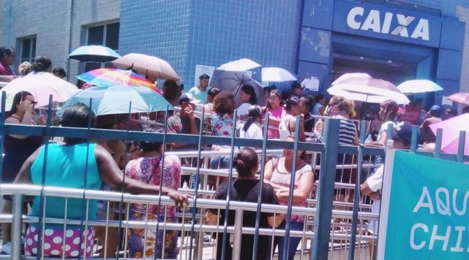 MPPE cobra ação dos bancos para redução das aglomerações nas filas