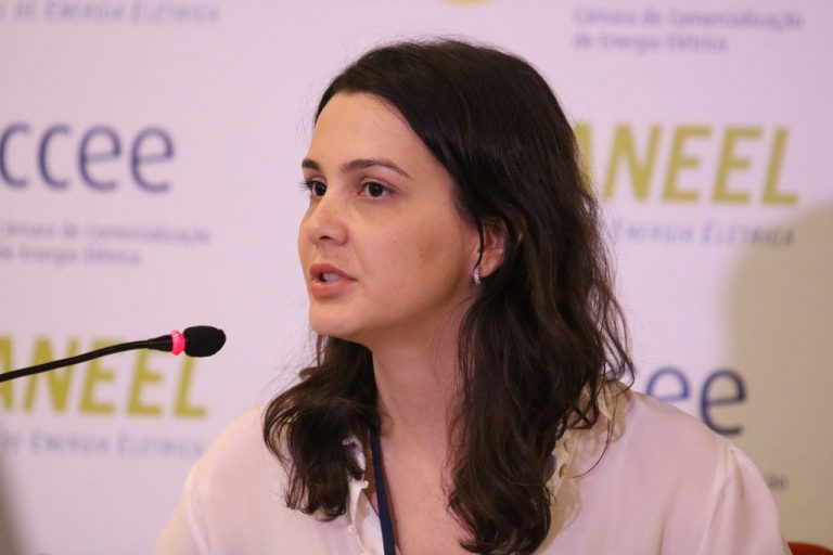 Proibição de corte de energia elétrica segue até 31 de julho, diz Aneel