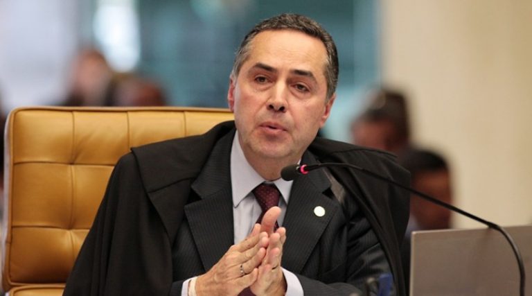 Ministro Barroso afirma que há “consenso médico” para adiamento das eleições municipais
