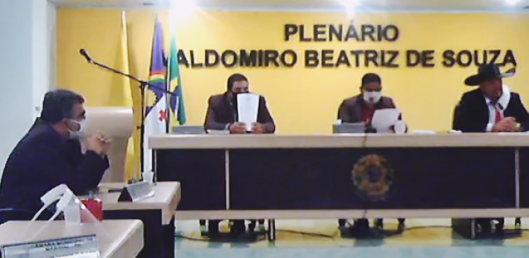 Câmara cassa mandato do prefeito de Maraial