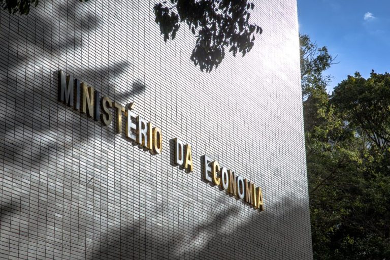Progressões funcionais não podem ser congeladas pela LC 173/20, diz SINDSEP-PE