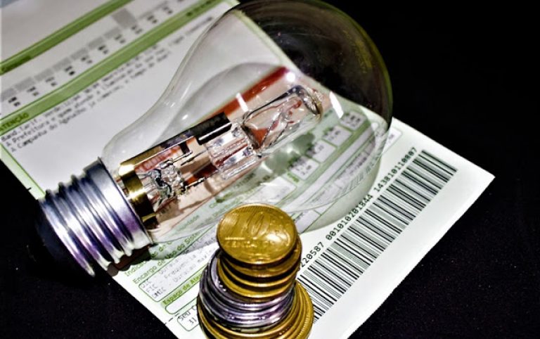 Contas de luz em janeiro ficarão mais baratas