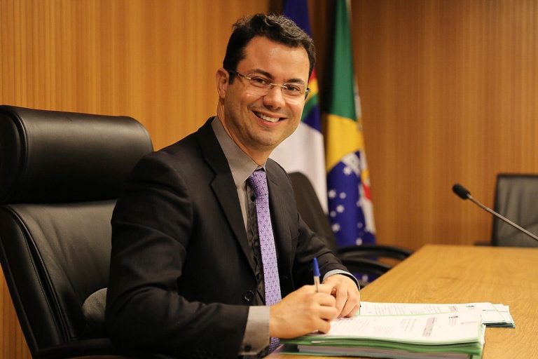 Academias de ginástica, musculação e afins terão que instalar abrigos de proteção solar
