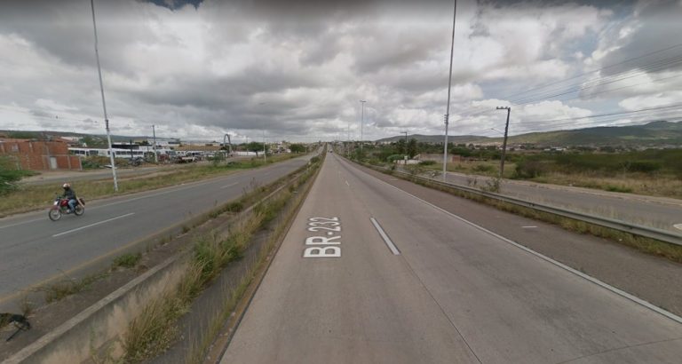 Celpe e prefeitura firmam acordo para iluminação da BR-232, em Bezerros