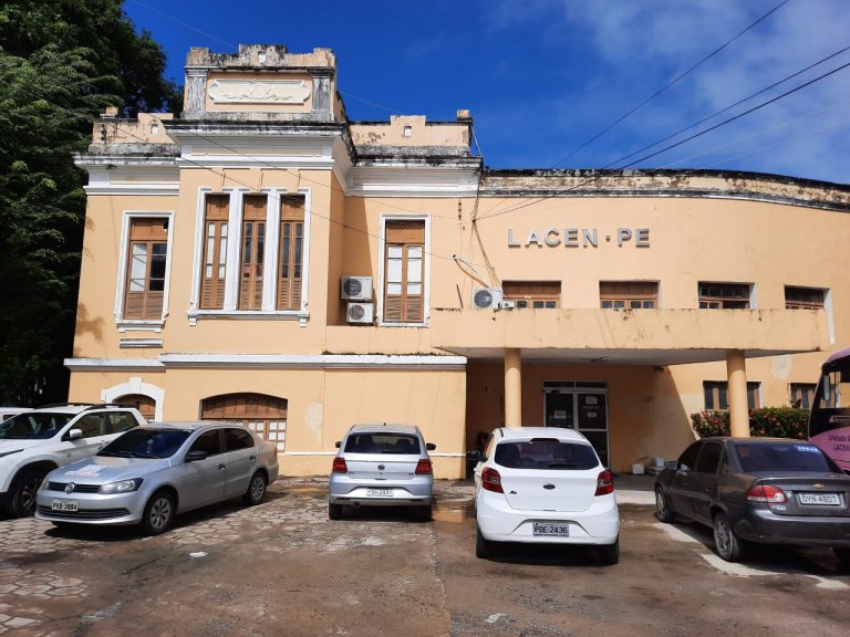 Lacen-PE abre seleção com 23 vagas para técnicos de laboratório