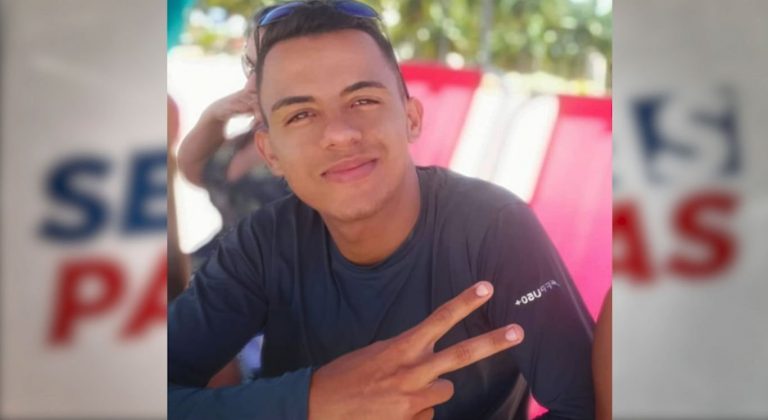 Corpo de jovem morto durante ação policial em Gravatá é sepultado