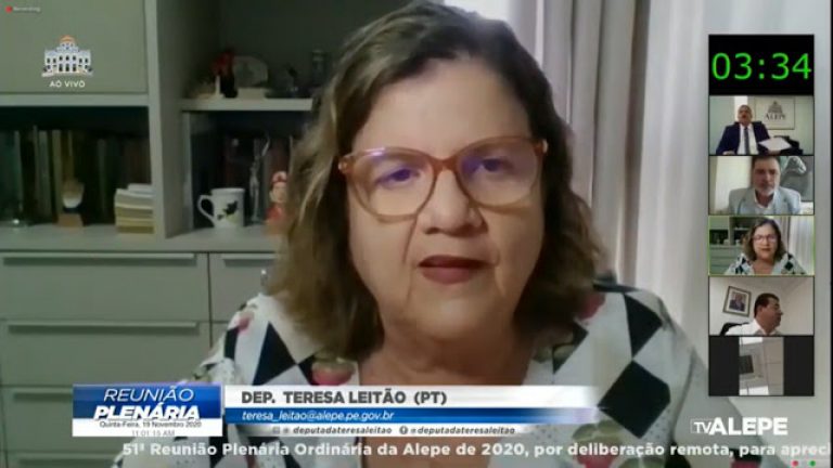 Teresa Leitão cobra do governo de PE reajuste do piso salarial dos professores