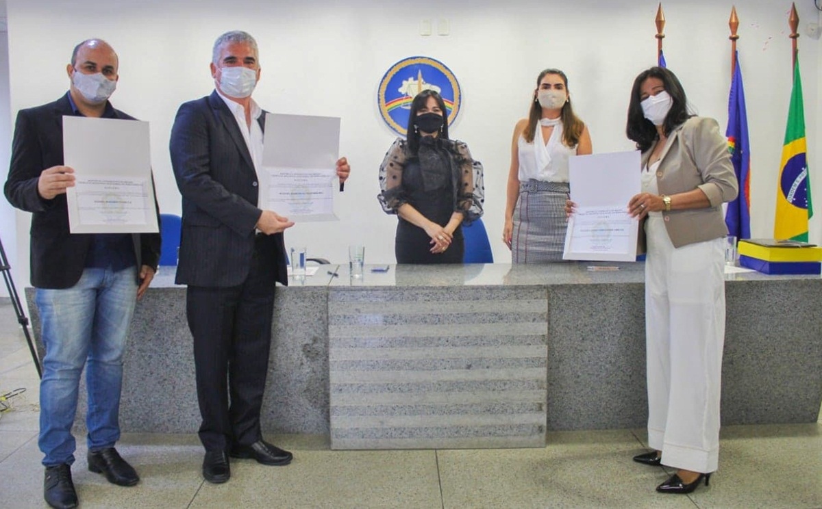 Dr. Marcos e Daniel, prefeito e vice eleitos em Pombos, são diplomados