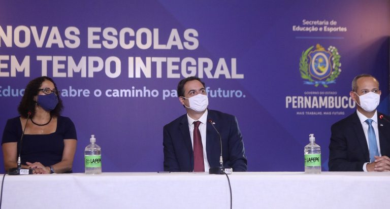 Governo de PE amplia escolas em Tempo Integral inserindo Eudóxia Ferreira, em Vitória