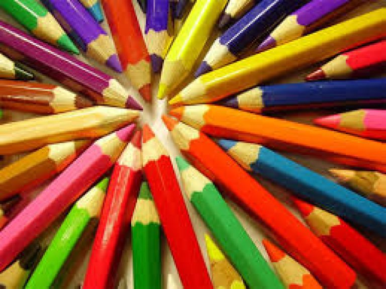 Aprovada PEC que proíbe o uso de cores e símbolos de partidos em prédios públicos estaduais e municipais