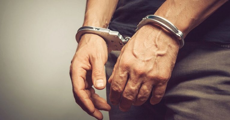 Polícia Civil de Escada prende dupla acusada de homicídio e tráfico