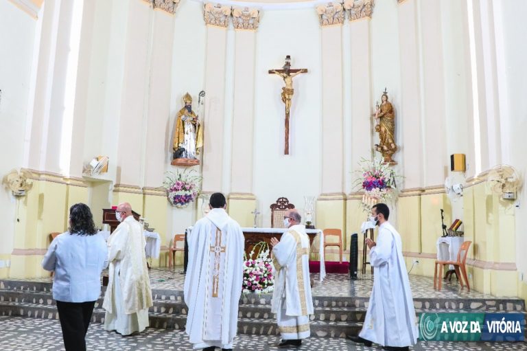Atividades religiosas seguem até domingo (17) na 396ª Festa do Padroeiro Santo Antão