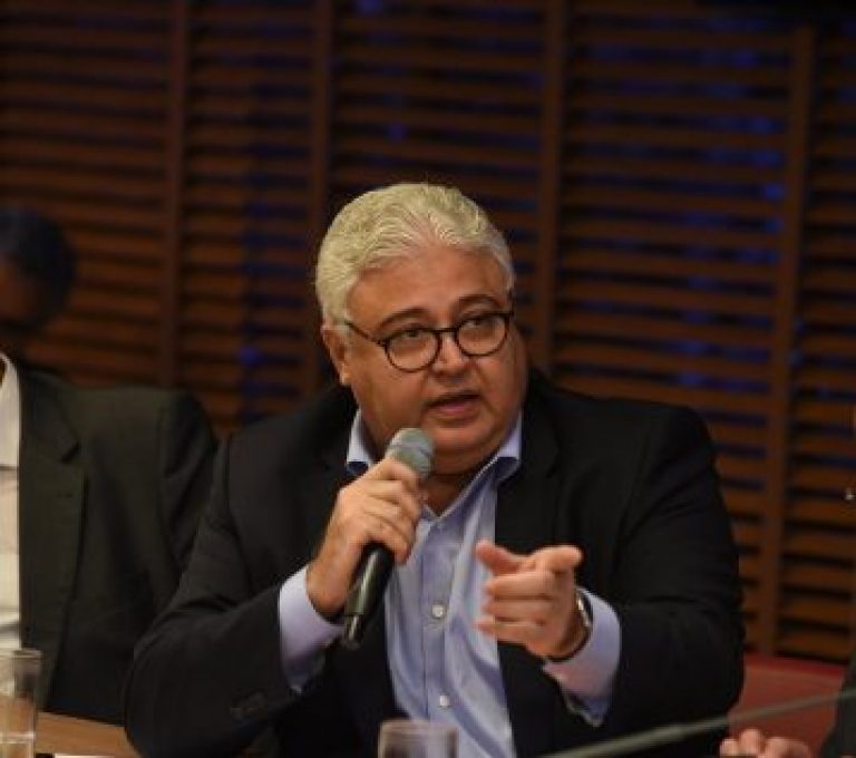 Novos deputados federais assumem o mandato de quem foi eleito prefeito