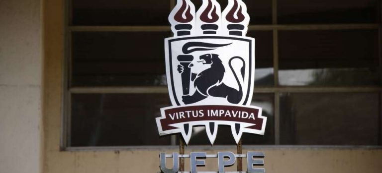 UFPE abre 48 vagas para professores do magistério superior