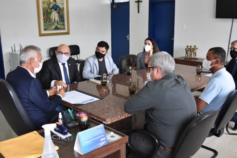 Prefeitura da Vitória de Santo Antão doa terreno para a UFPE ampliar o seu Centro Acadêmico