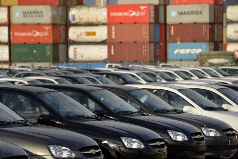 Mesmo com o aumento das exportações, balança de PE continua deficitária