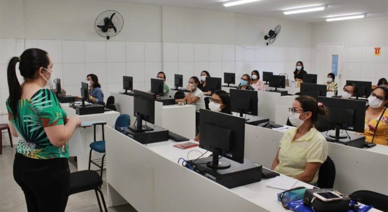 Moreno capacita profissionais da Saúde para implantar prontuário eletrônico