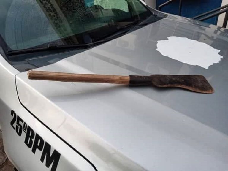 Homem é preso por esfaquear com foice seus três filhos em Moreno