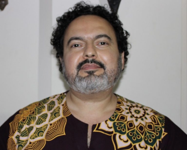 “O auxílio não pode ser visto como uma ajuda. A ajuda é antônima ao direito”, afirma doutor em Serviço Social