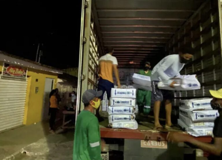 Em Buenos Aires, Prefeito Fabinho Queiroz distribui 10 toneladas de peixe