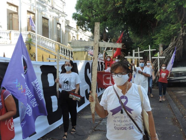 SINTEPE: vacine os trabalhadores em Educação!