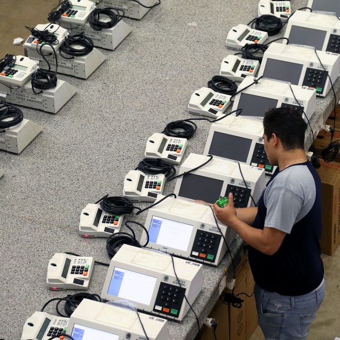 Tecnologia de voto eletrônico auditável é apresentada pela primeira vez por engenheiros formados no ITA