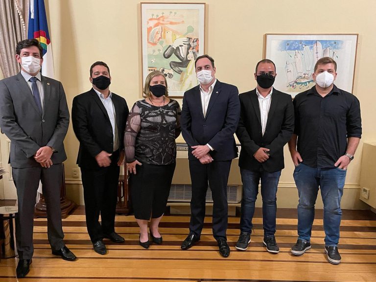 Governador se compromete com obra para estrada de Apoti