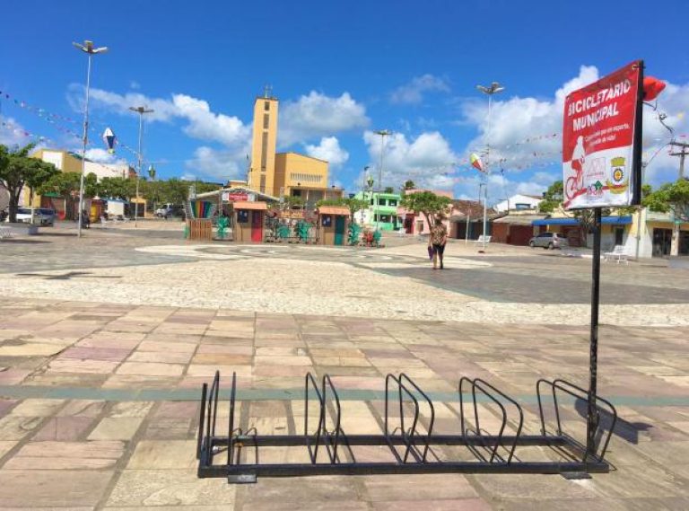Bicicletários são instalados em Glória do Goitá