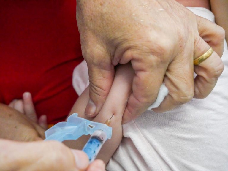 Mutirão de vacinação contra gripe acontece neste sábado (10)