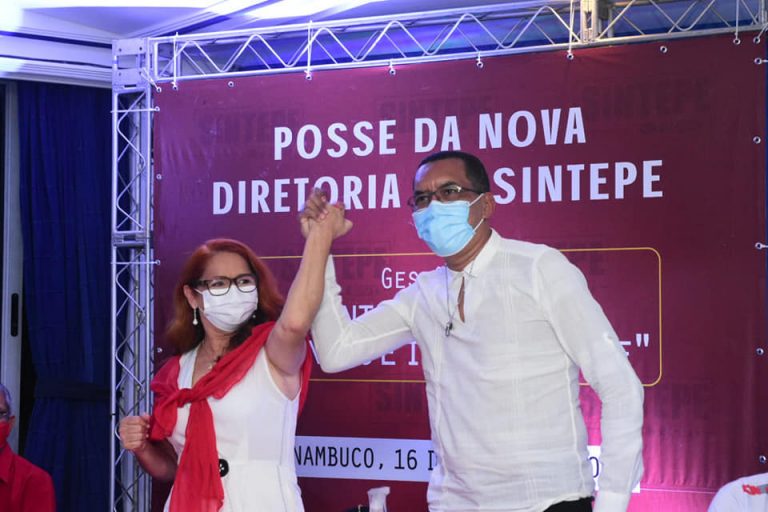 Nova diretoria do Sintepe toma posse