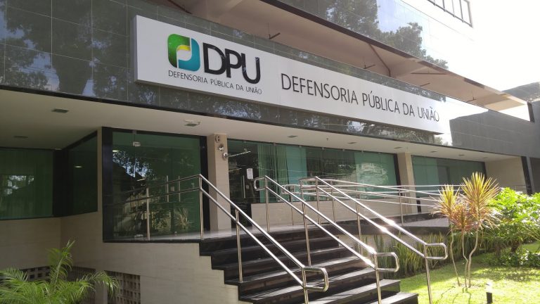 Defensoria Pública da União abre dois editais com 70 vagas