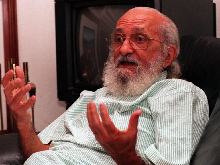 UFPE lança número especial da revista Estudos Universitários sobre Paulo Freire