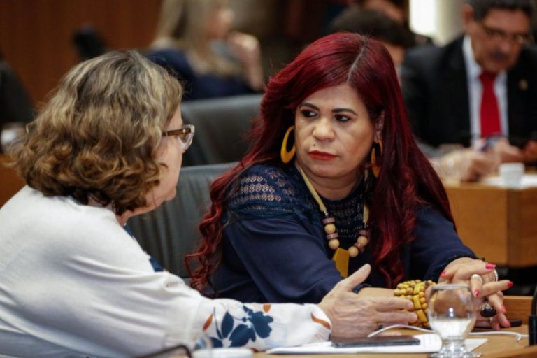 PE tem lei para combater assédio contra a mulher em exercício de função pública