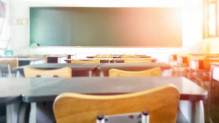 Piso de professor brasileiro é o mais baixo entre 40 países