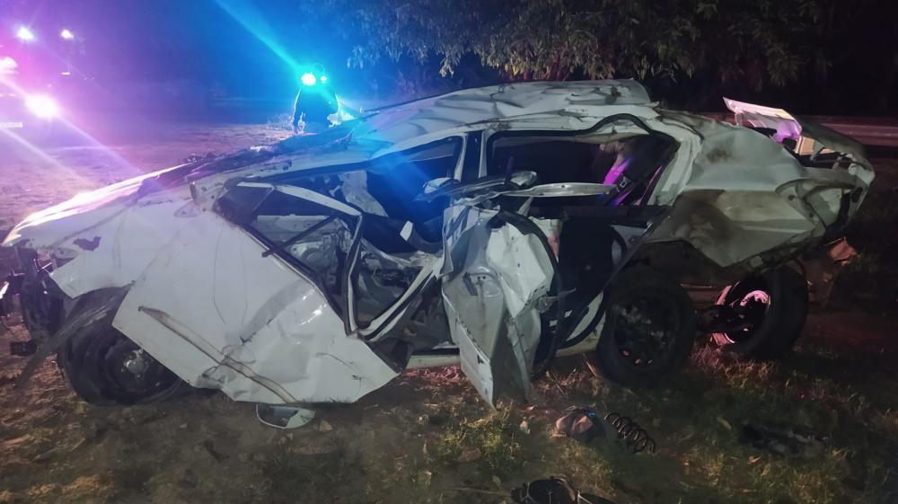 Um morto e dois feridos após carro capotar na perseguição policial em Escada