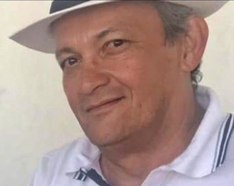 Funcionários da PITÚ e diretoria do Bloco A Girafa se despedem de Helder Neri