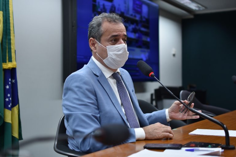 Proposta do Deputado Danilo Cabral revoga Decreto que retira direitos do consumidor
