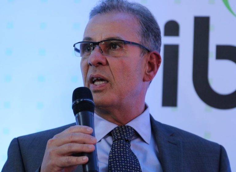 Tarifa de escassez hídrica deve ir até abril, diz ministro