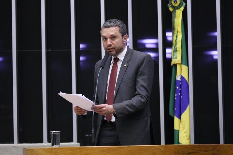 Projeto inclui doação de sangue entre as penas para crimes menores