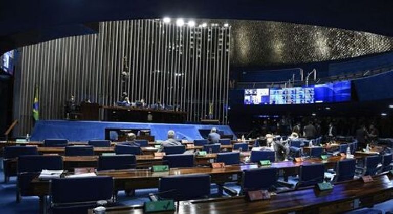 Senado aprova subsídio federal para gratuidade de idosos em transporte público
