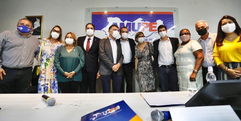 Ana Célia, prefeita de Surubim, é a nova presidente da Amupe