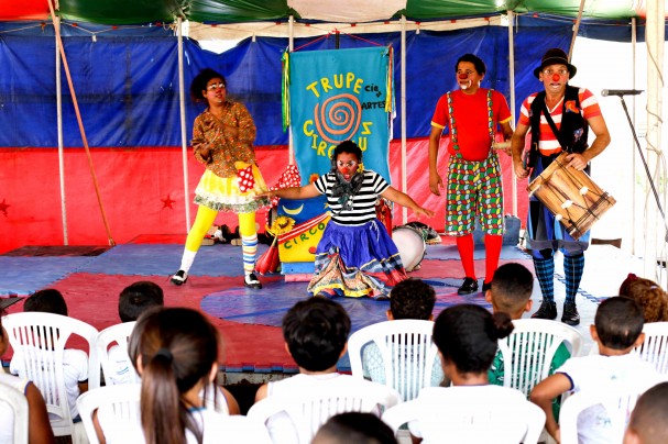 Circo Trupiada e Circuluz Brincante apresentam-se em Vitória de Santo Antão