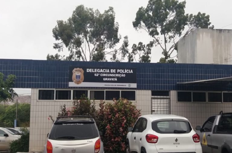 Jovem de 18 anos morta a tiro dentro de casa em Gravatá