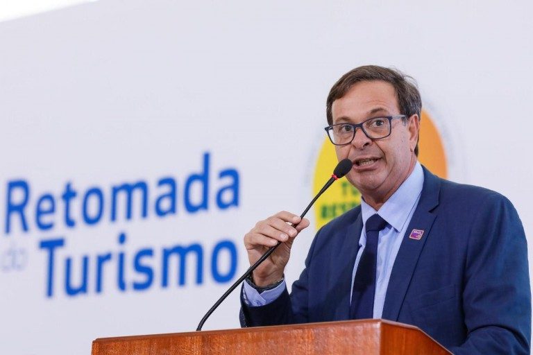 Padronização da cachaça brasileira é discutida em audiência pública